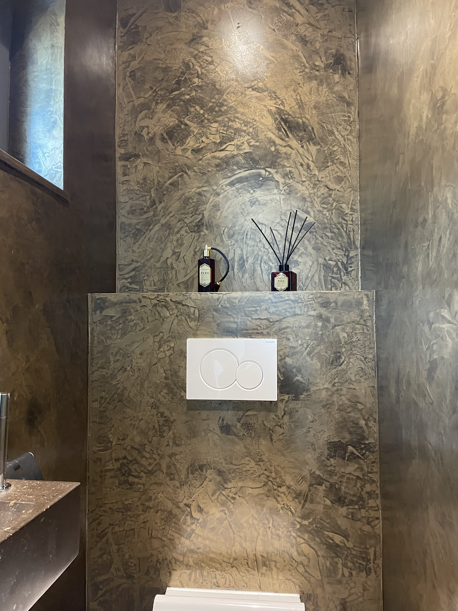 Decoratief schilderwerk toilet