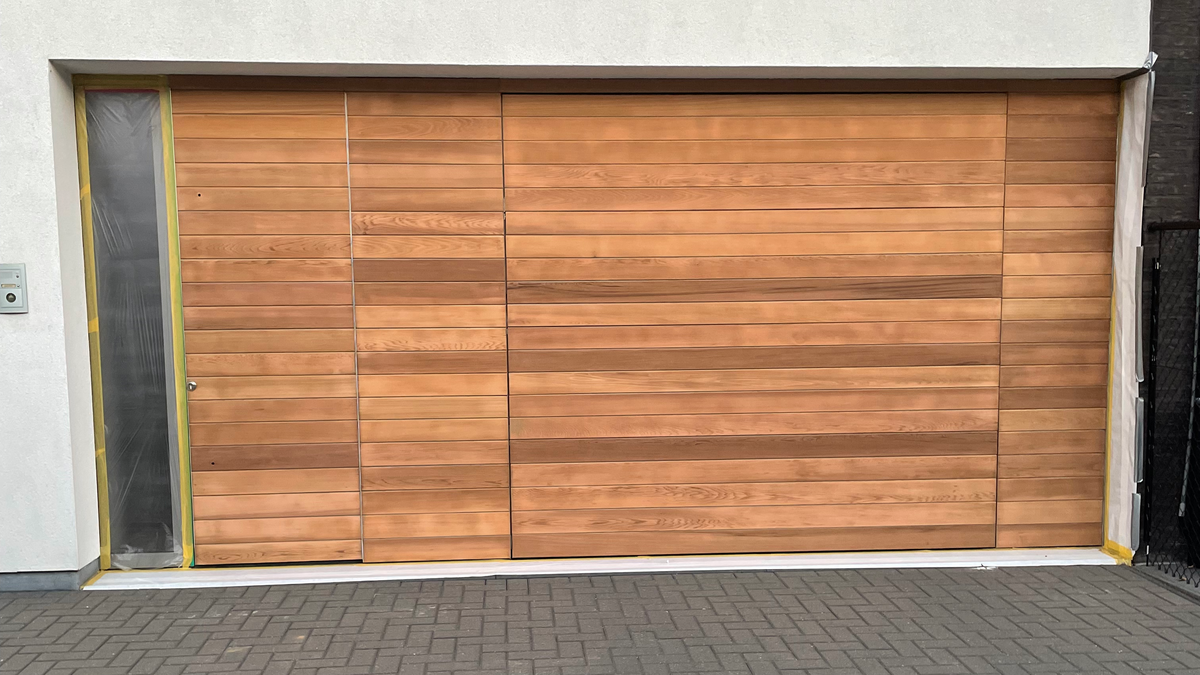 Garagedeur na behandeling