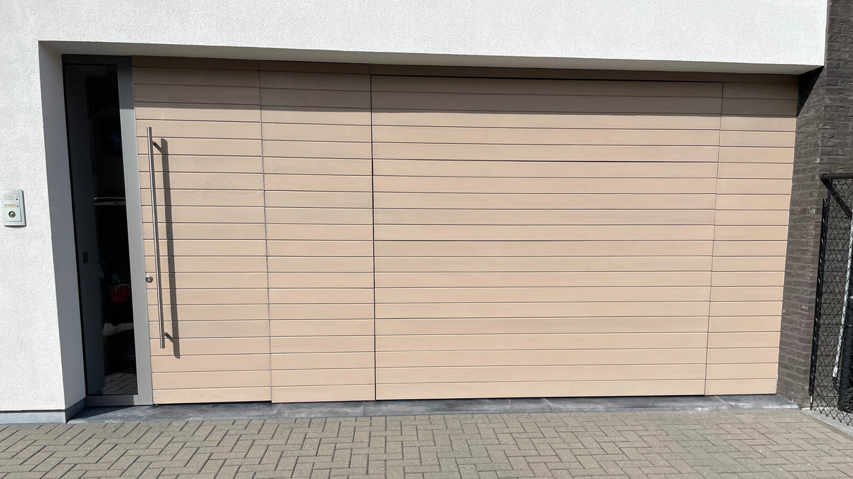 Garagedeur afgewerkt resultaat